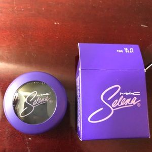 Selena Mac eyeshadow